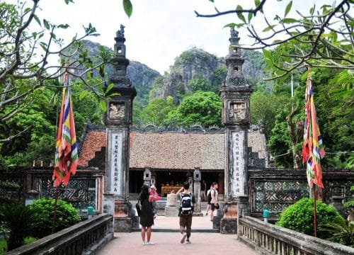 Full-Day Tour of Hoa Lu, Tam Coc,Trang An and Mua Cave