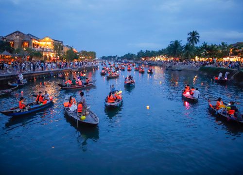 Discover Hoi An: Guided City Tour with Boat Ride and Lantern Release