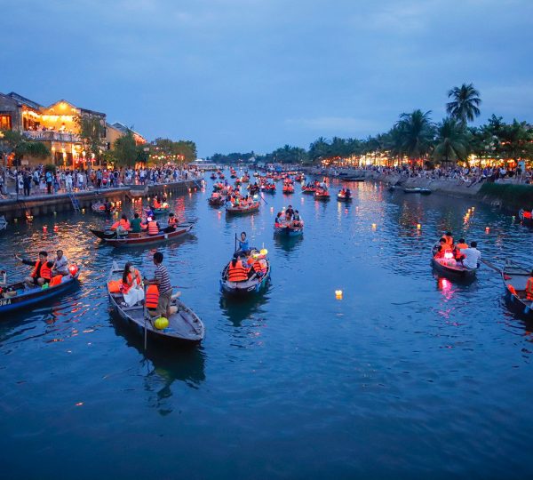 Discover Hoi An: Guided City Tour with Boat Ride and Lantern Release