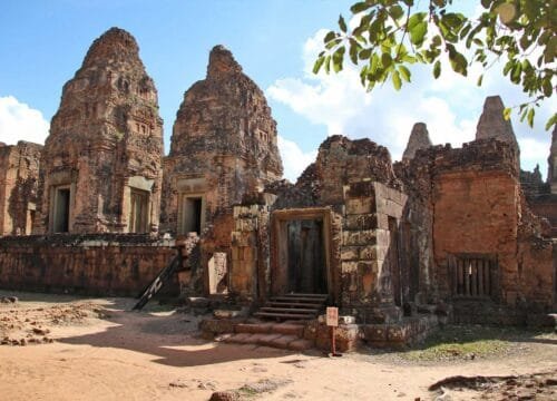 Enchanting Siem Reap: Temples and Treasures Tour in 4 Days